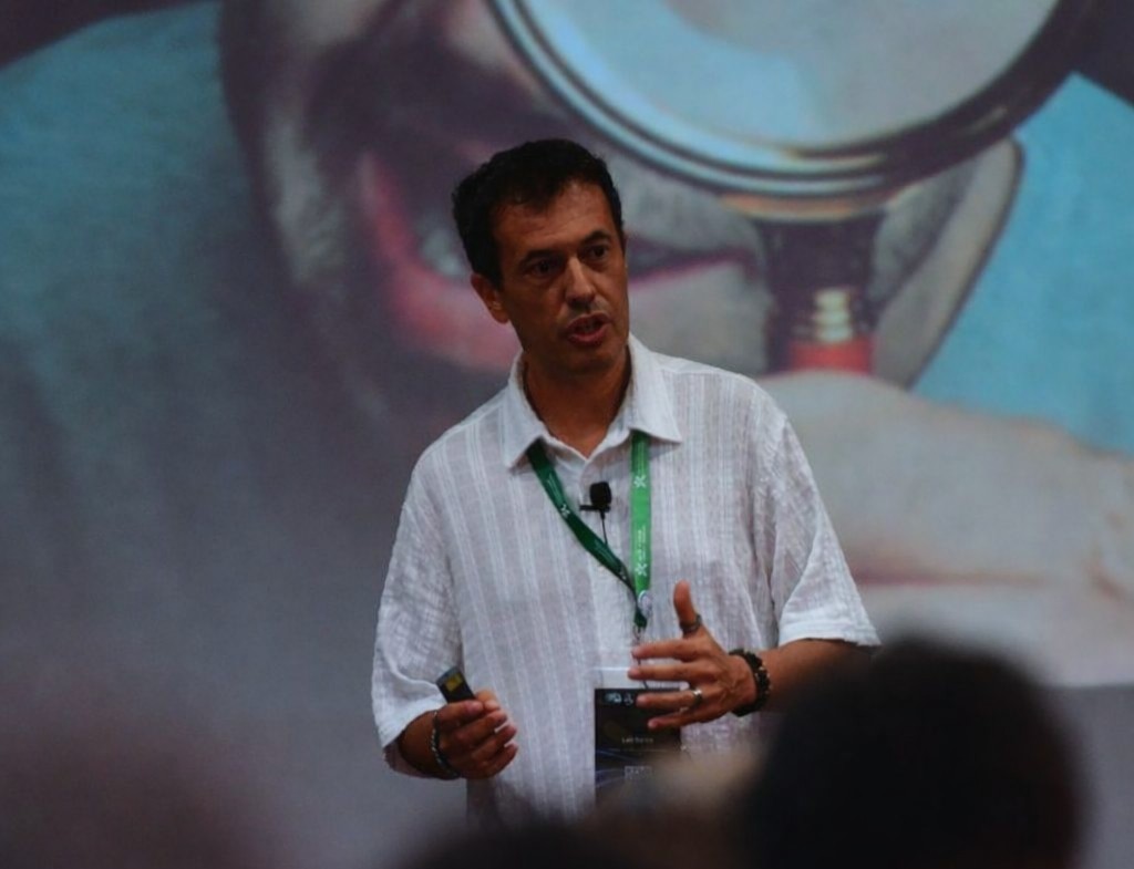 Sessão de formação sobre segurança digital